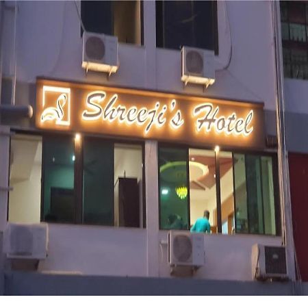 Hotel Shreeji'S Гандинагар Экстерьер фото