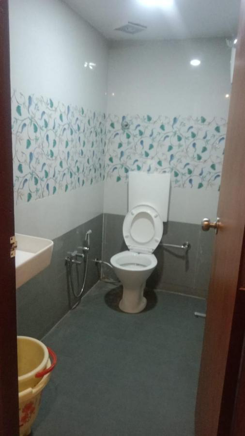 Hotel Shreeji'S Гандинагар Экстерьер фото