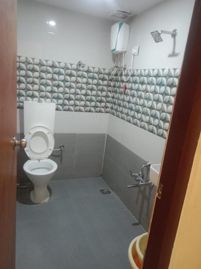 Hotel Shreeji'S Гандинагар Экстерьер фото
